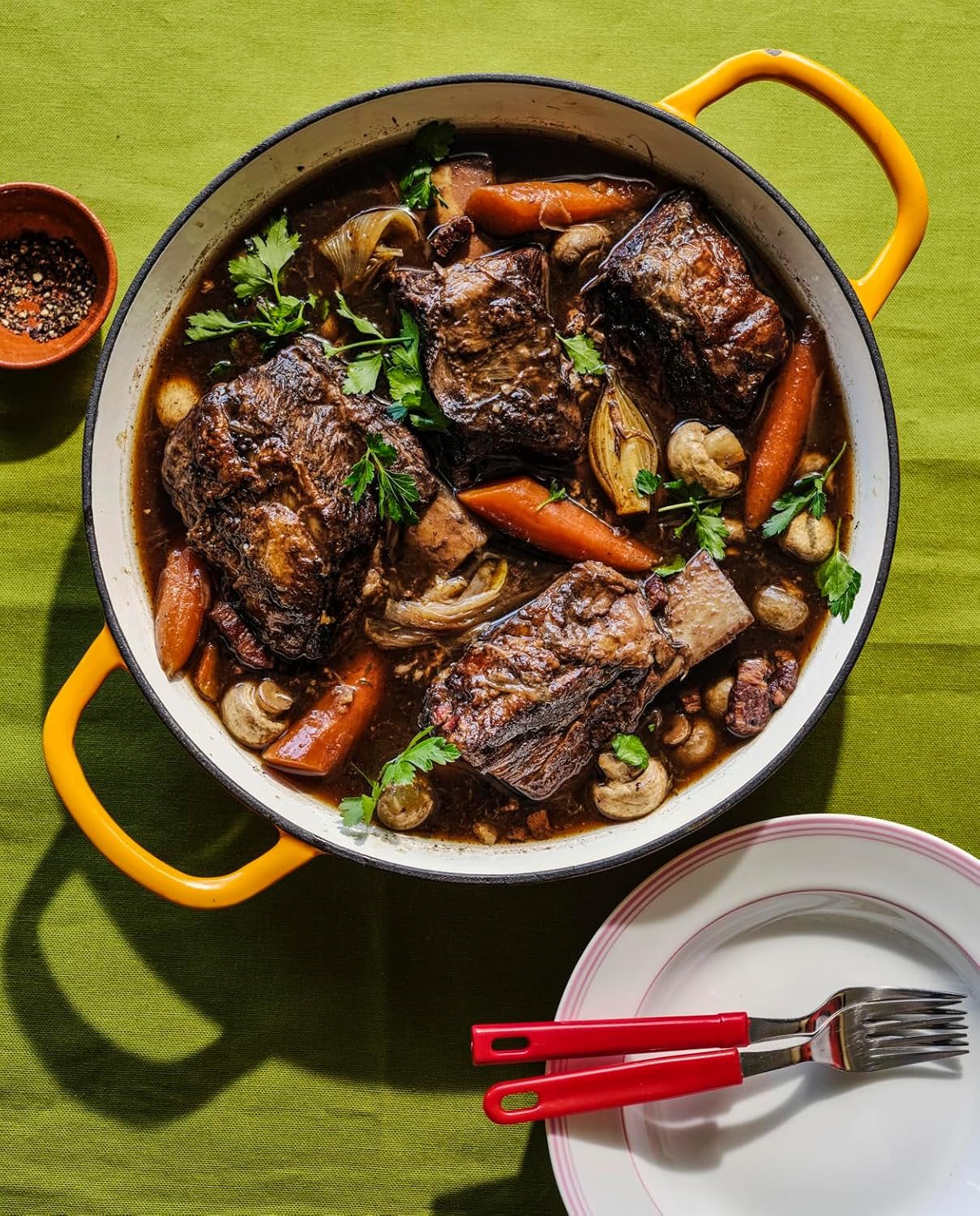 Poppy Cooks: The Actually Delicious One Pot Cookbook