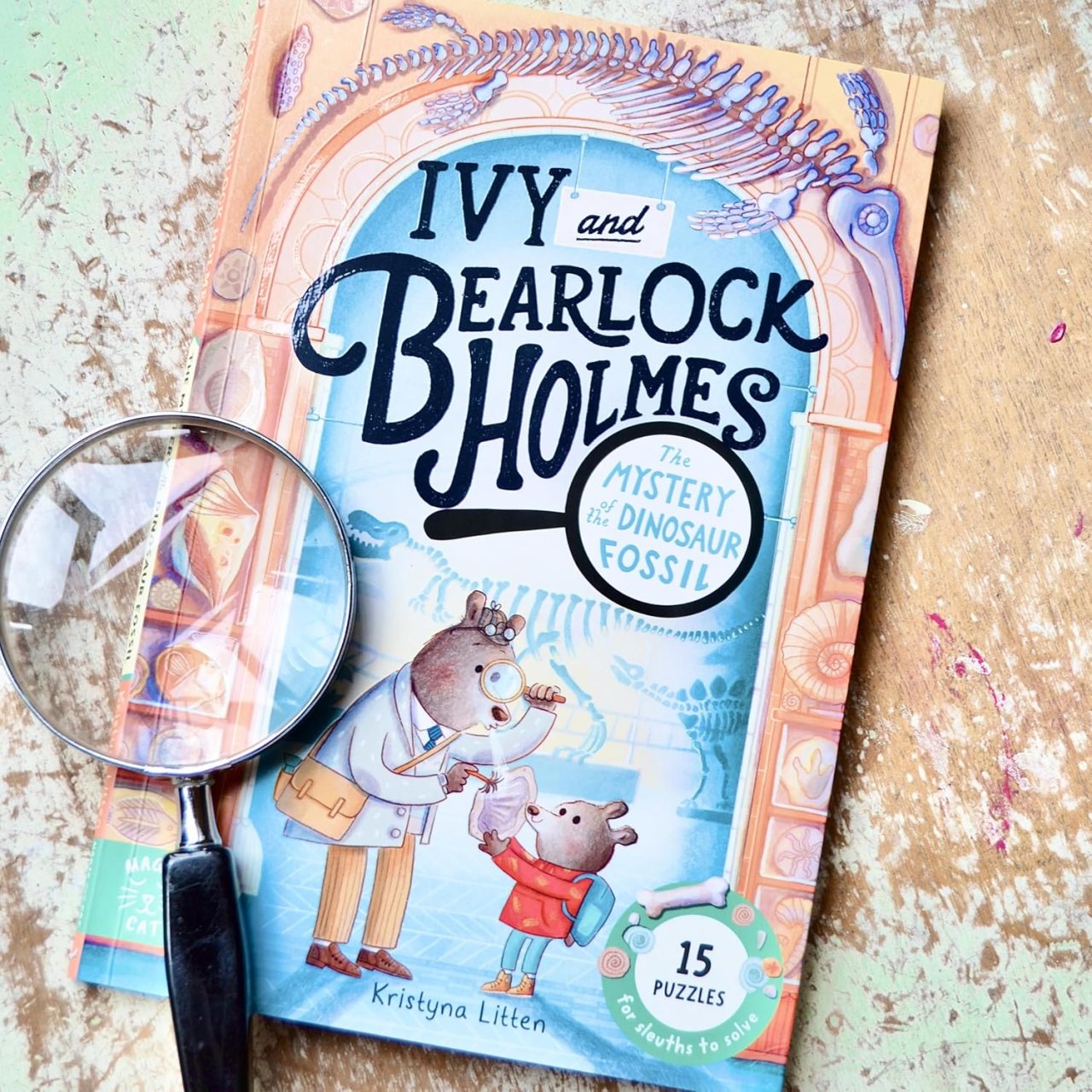 The Mystery of the Dinosaur Fossil (Ivy and Bearlock 2)